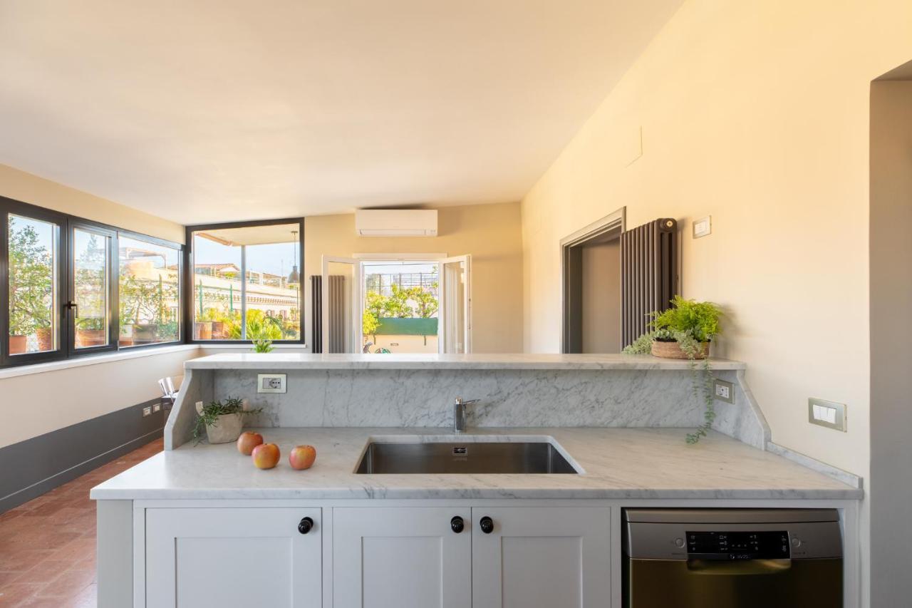 Iflat Magical Flat By The Tiber Apartment Rome Bagian luar foto
