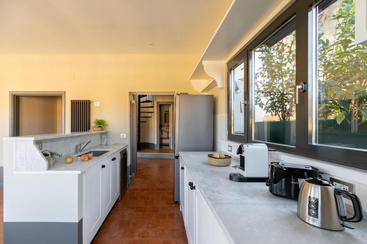 Iflat Magical Flat By The Tiber Apartment Rome Bagian luar foto